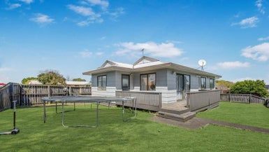  at 1/15 Barneys Farm Road, Clendon Park, Auckland
