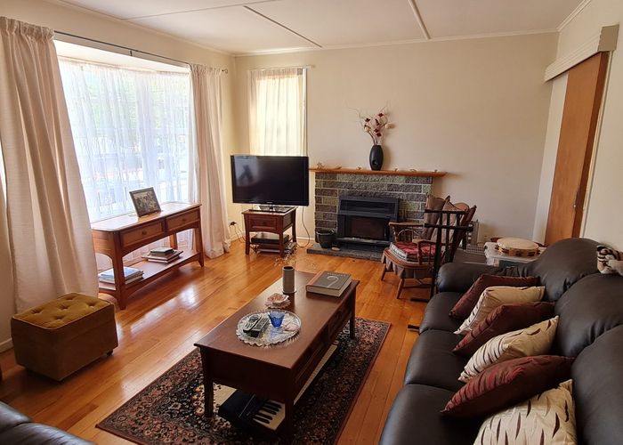  at 90 Greenwood Boulevard/67 Montreal Grove, Kingston, Wellington, Wellington