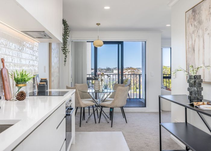  at 3Y/1 Wadier Place, Henderson, Auckland