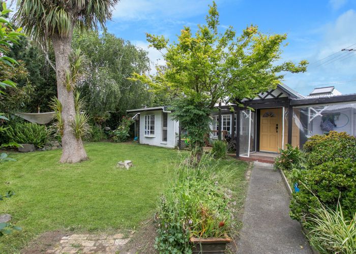  at 3/9 Poinsettia Place, Henderson, Auckland