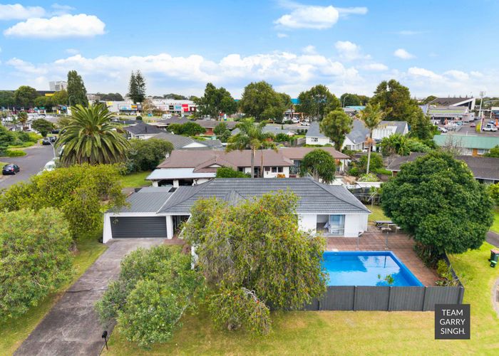  at 2 Pettit Place, Manukau, Manukau City, Auckland