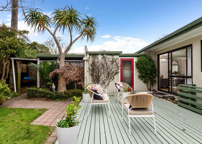 at 3 Chestnut Place, Pukete, Hamilton