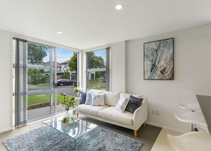  at 5 Phar Lap Crescent, Takanini, Papakura, Auckland