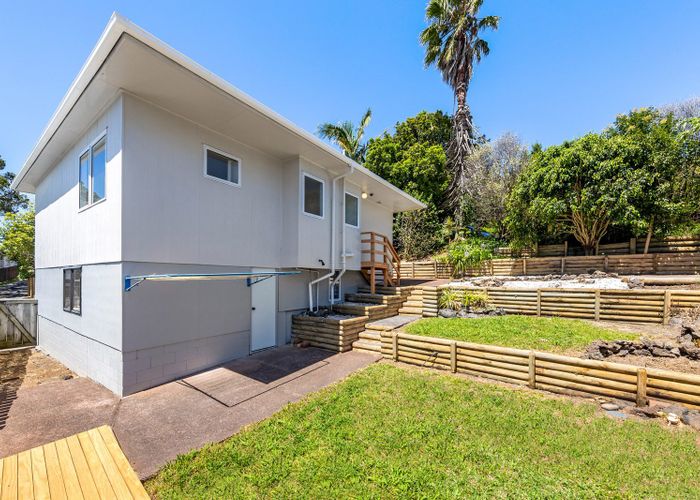  at 2/16 Lilburn Crescent, Massey, Auckland