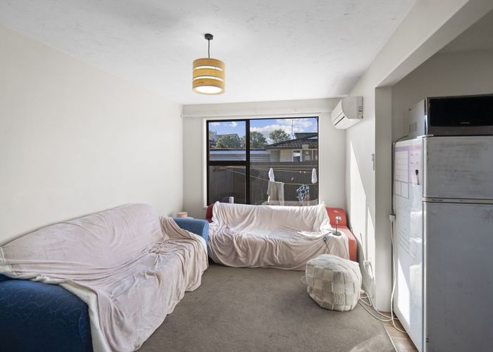  at 2/11 Siska Place, Upper Riccarton, Christchurch