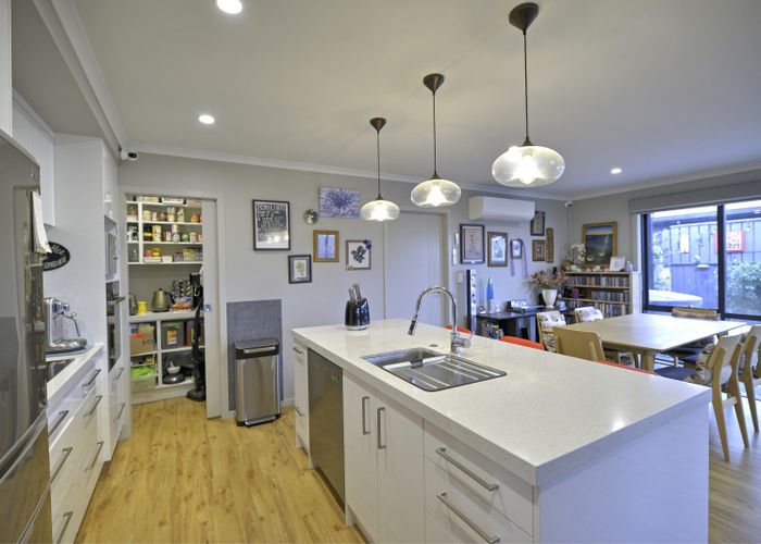 at 2 Devon Lane, Carterton