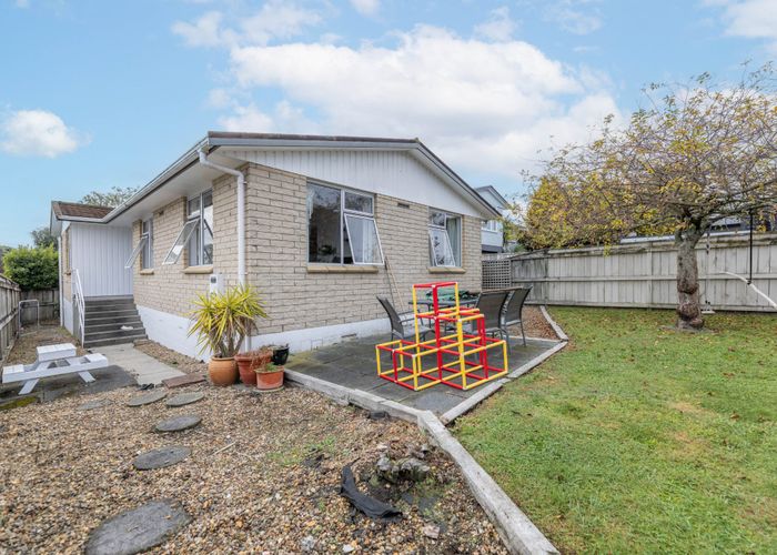  at 2/86 Tamatea Road, Taupo