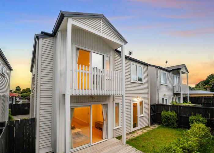  at 17C Holland Avenue, Point England, Auckland City, Auckland