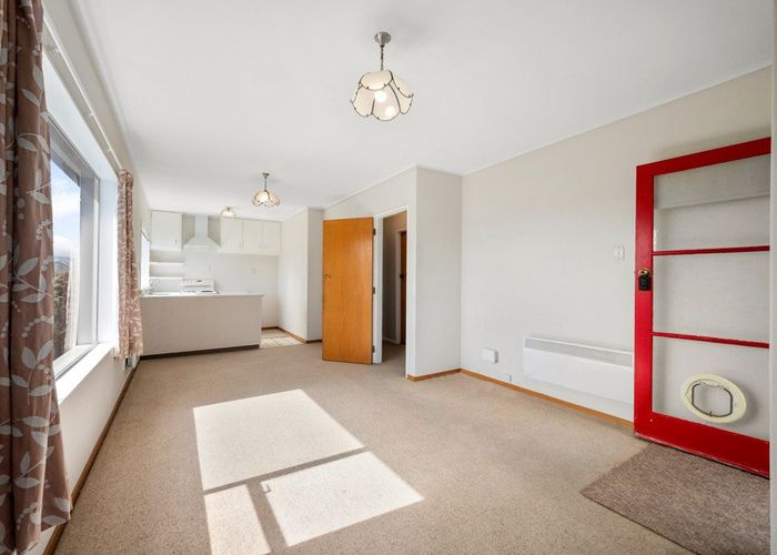  at 8/218 Onepu Road, Lyall Bay, Wellington