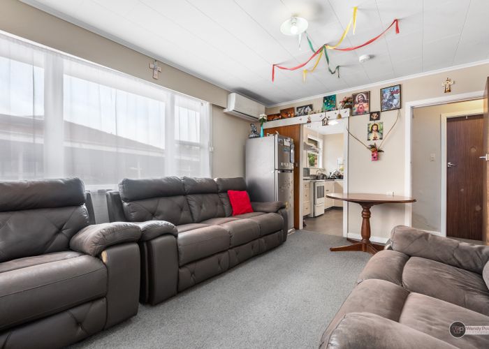  at 2/11 Sutherland Avenue, Silverstream, Upper Hutt