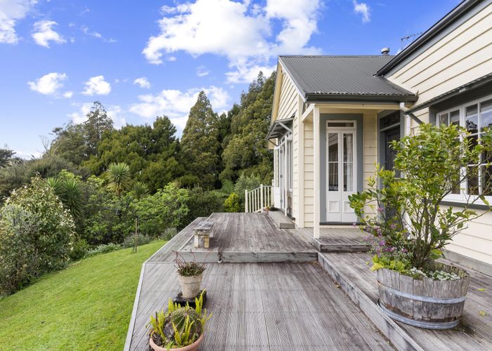  at 284 Forest Hill Road, Waiatarua, Auckland