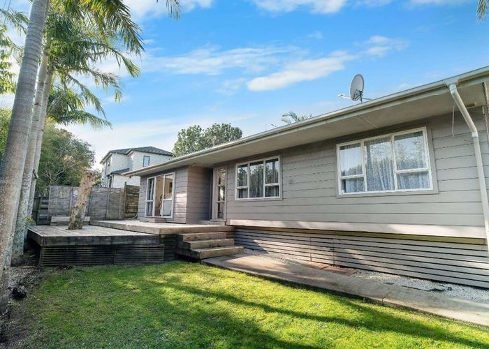  at 32B Lytellton Ave, Forrest Hill, North Shore City, Auckland