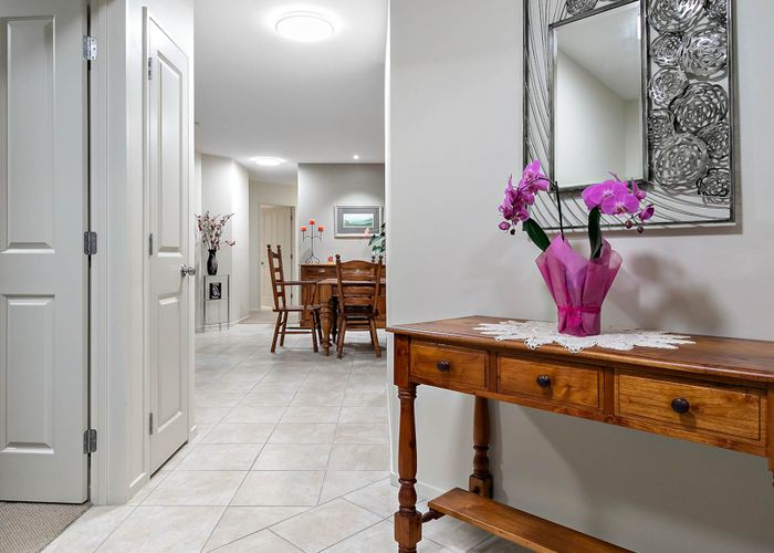  at 4 Ponderosa Drive, Oteha, Auckland