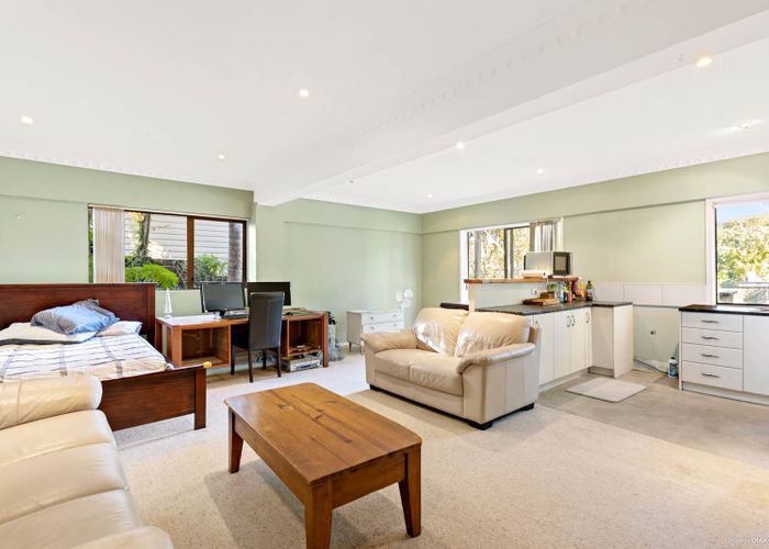  at 15 Tanglewood Place, Cockle Bay, Auckland