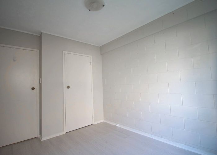  at 5/48 McLeod Road, Henderson, Auckland