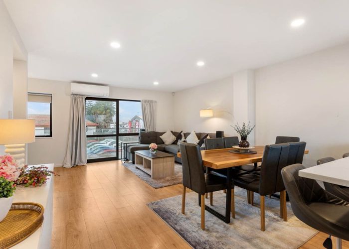  at 2/20 Charles Street, Papatoetoe, Manukau City, Auckland