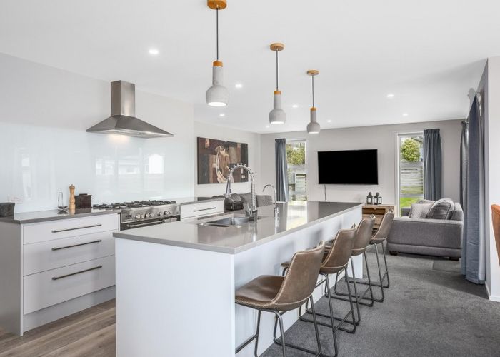  at 48 Banks Boulevard, Whitby, Porirua