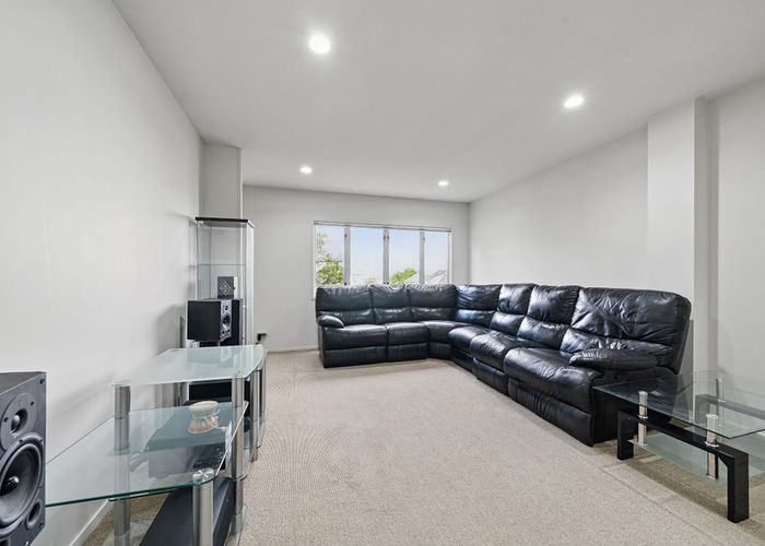  at 27 Winery Way, Henderson, Waitakere City, Auckland