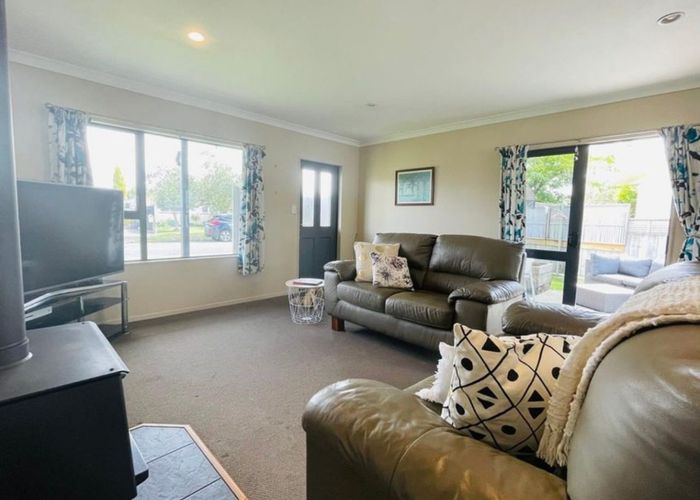  at 5 Magdalen Crescent, Pirimai, Napier