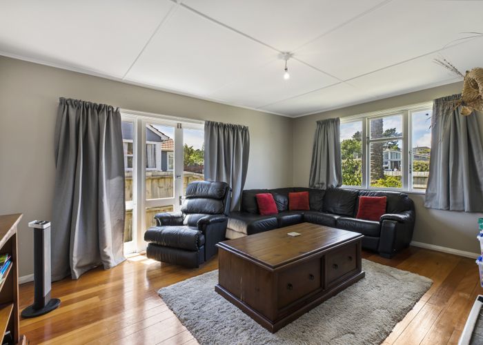  at 18 Kapiti Crescent, Titahi Bay, Porirua