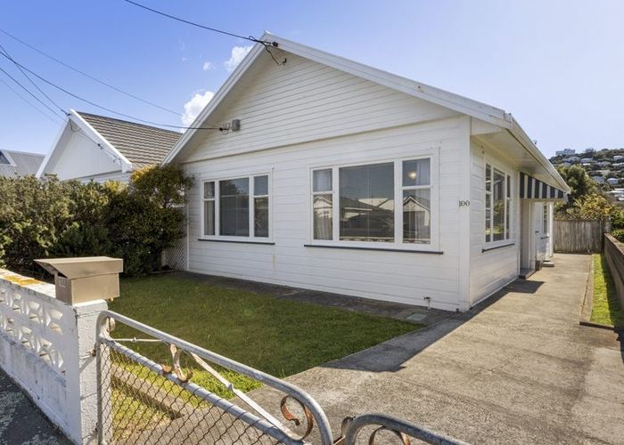  at 100 Yule Street, Lyall Bay, Wellington