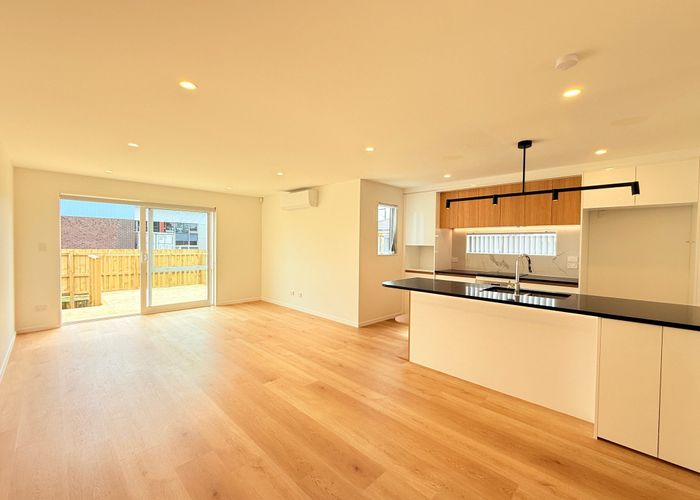  at 20D Edwards Ave, Henderson, Waitakere City, Auckland