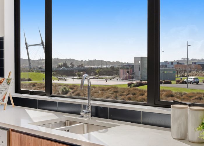  at 4 Te Whitinga Lane, Flat Bush, Manukau City, Auckland