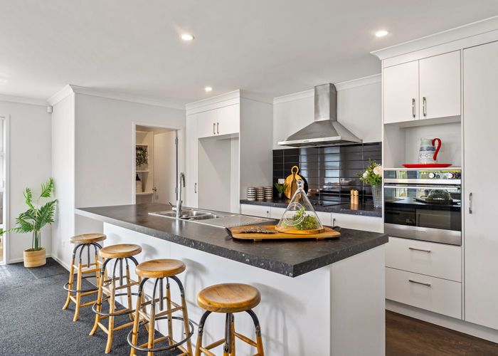  at 6 Dumas Place, Rosehill, Papakura