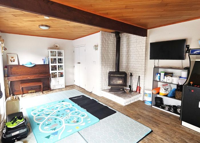  at 21 Edgeworth road, Glenfield, North Shore City, Auckland