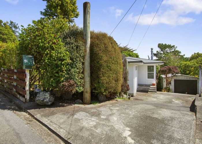  at 7 Christopher Way, Paparangi, Wellington
