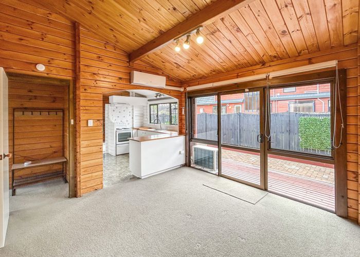  at 123 Botany Road, Botany Downs, Auckland
