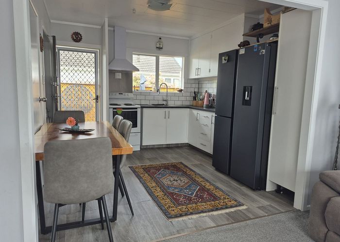  at 2/9 Whitley Avenue, Ebdentown, Upper Hutt, Wellington