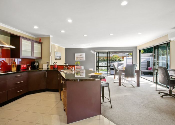  at 20 Thames Street, Welbourn, New Plymouth, Taranaki