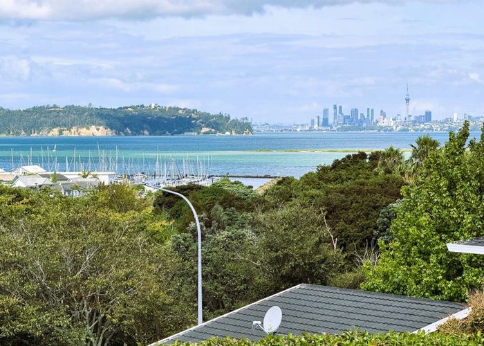  at 33 Marina View Drive, West Harbour, Auckland