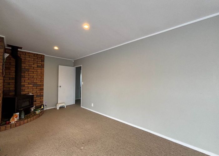  at 3 Pickwick Parade, Mellons Bay, Manukau City, Auckland