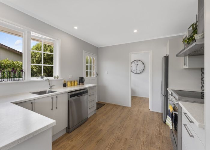  at 15 Sunbrae Drive, Silverstream, Upper Hutt