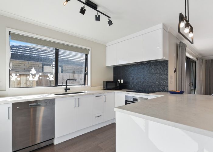  at 4 McCorquindale Drive, Flagstaff, Hamilton