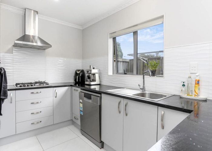  at 3/2 Princes Avenue, Three Kings, Auckland