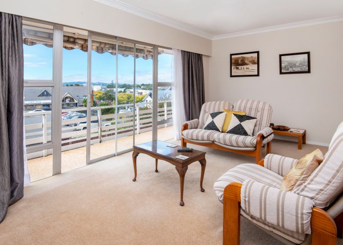  at 2/1 Picton Street, Howick, Auckland