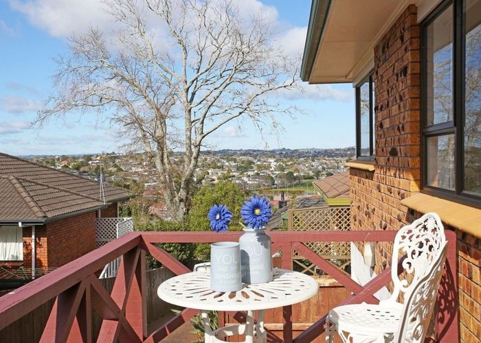  at 2/16 Ridge Road, Howick, Auckland