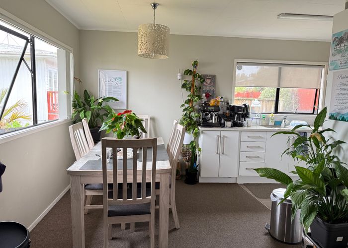  at 1/23 Blacklock Ave, Henderson, Waitakere City, Auckland