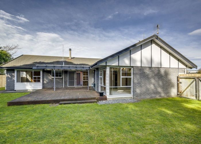  at 4 Alley Place, Taradale, Napier