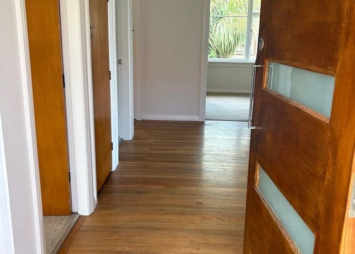  at 15 Seaview Terrace, Kew, Dunedin, Otago