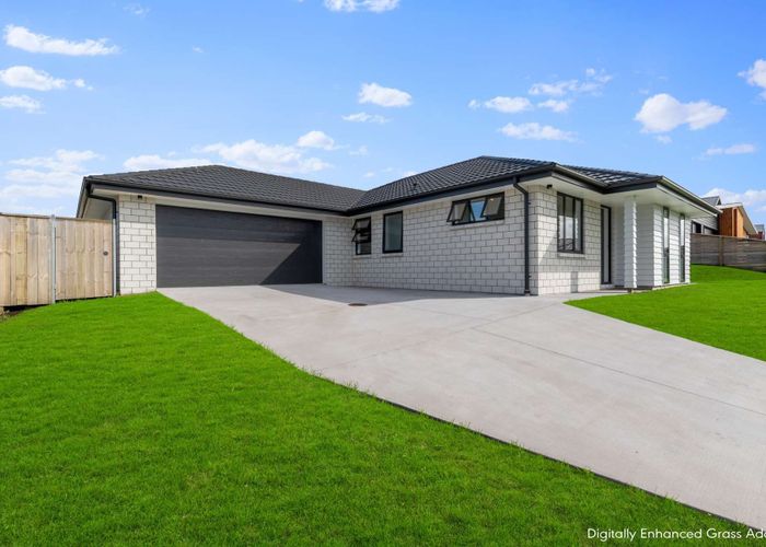  at 4 Trevor Mcmiken Drive, Patumahoe
