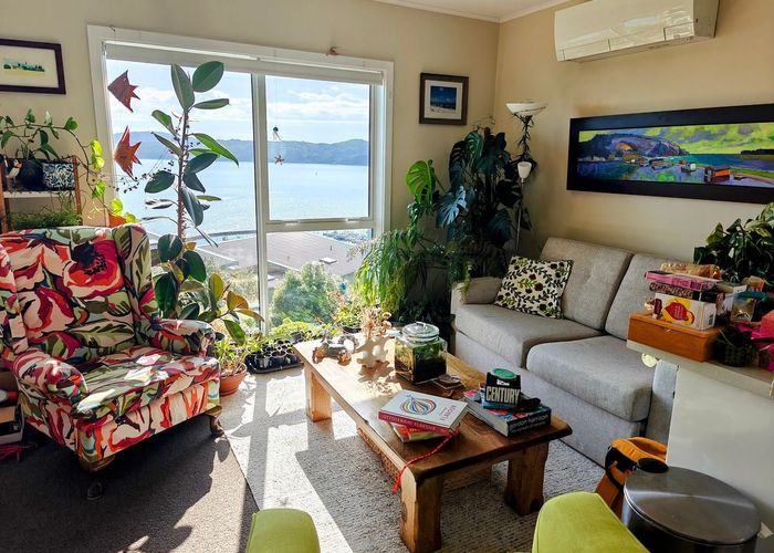  at 8D Nikau Road, Point Howard, Lower Hutt, Wellington