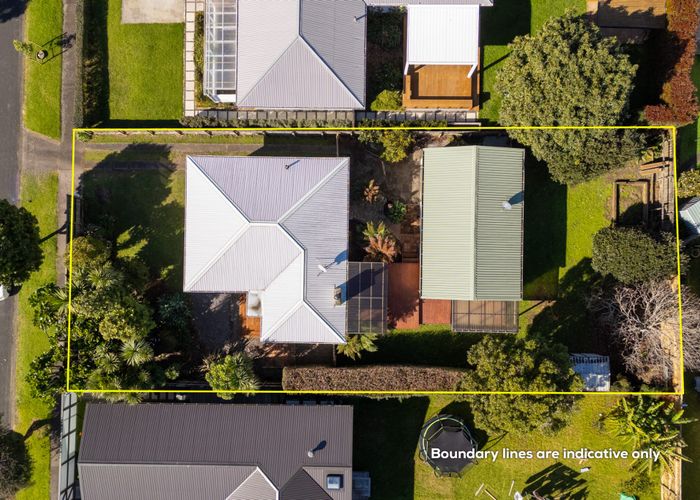 at 8 Esmeralda Avenue, Avondale, Auckland City, Auckland