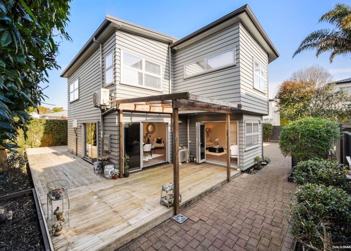  at 3/11 Woodbine Avenue, Greenlane, Auckland