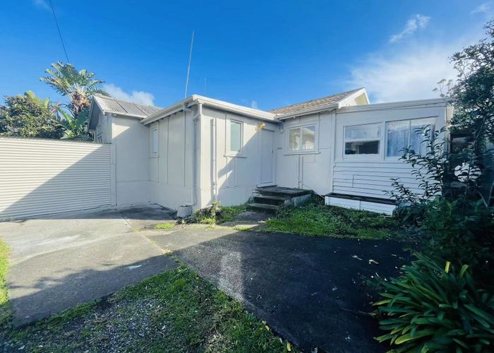  at 998 Beach Road, Torbay, North Shore City, Auckland