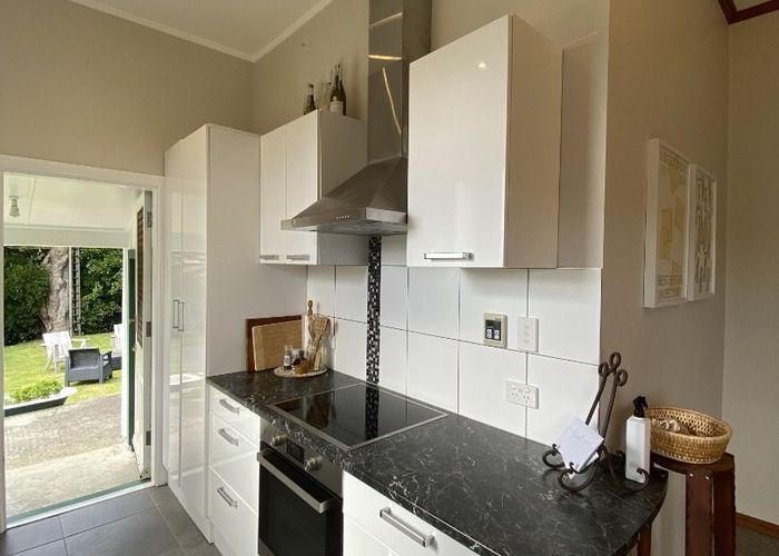  at 33 Awatea Street, Ranui Heights, Porirua, Wellington