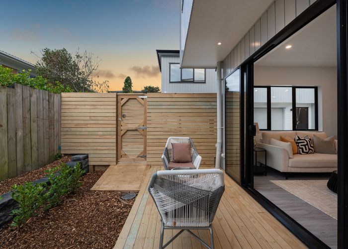  at 33D Garadice Road, Rothesay Bay, North Shore City, Auckland